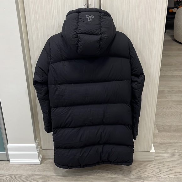 Aritzia Super Puff MID - Picture 5 of 7